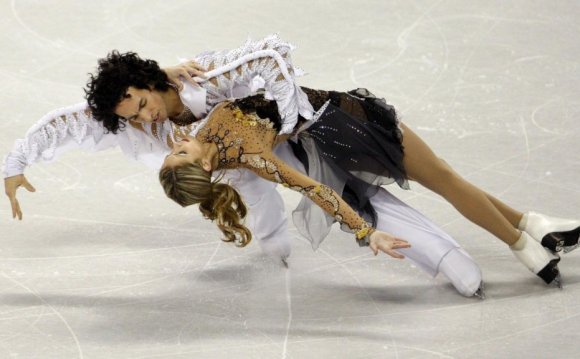 Skating duo