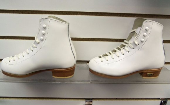 12 D/C Wide Figure Skating